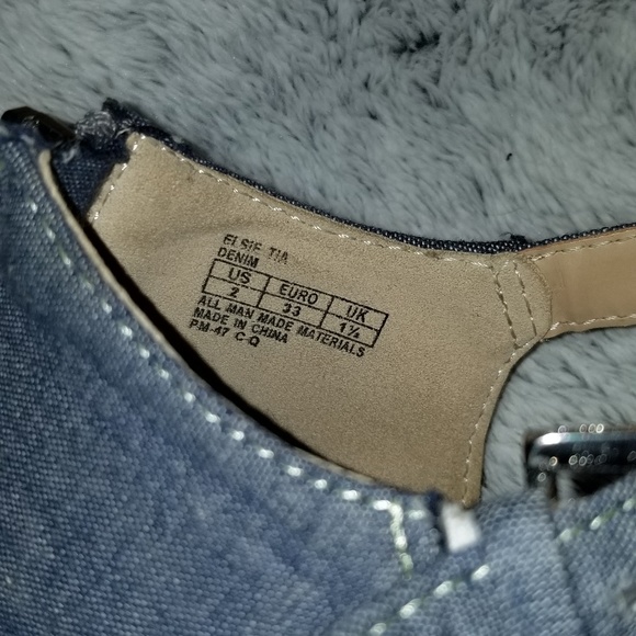 Sold. Girls youth size 2 Sam Edelman wedge sandals - Picture 3 of 4